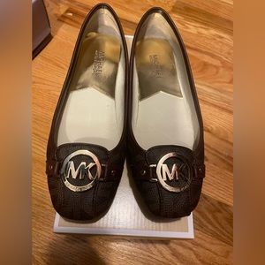 Just like new authentic Michael Kors shoes